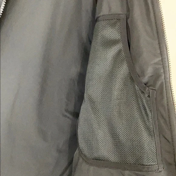 𝅺EDDIE Bauer vest - Picture 6 of 9